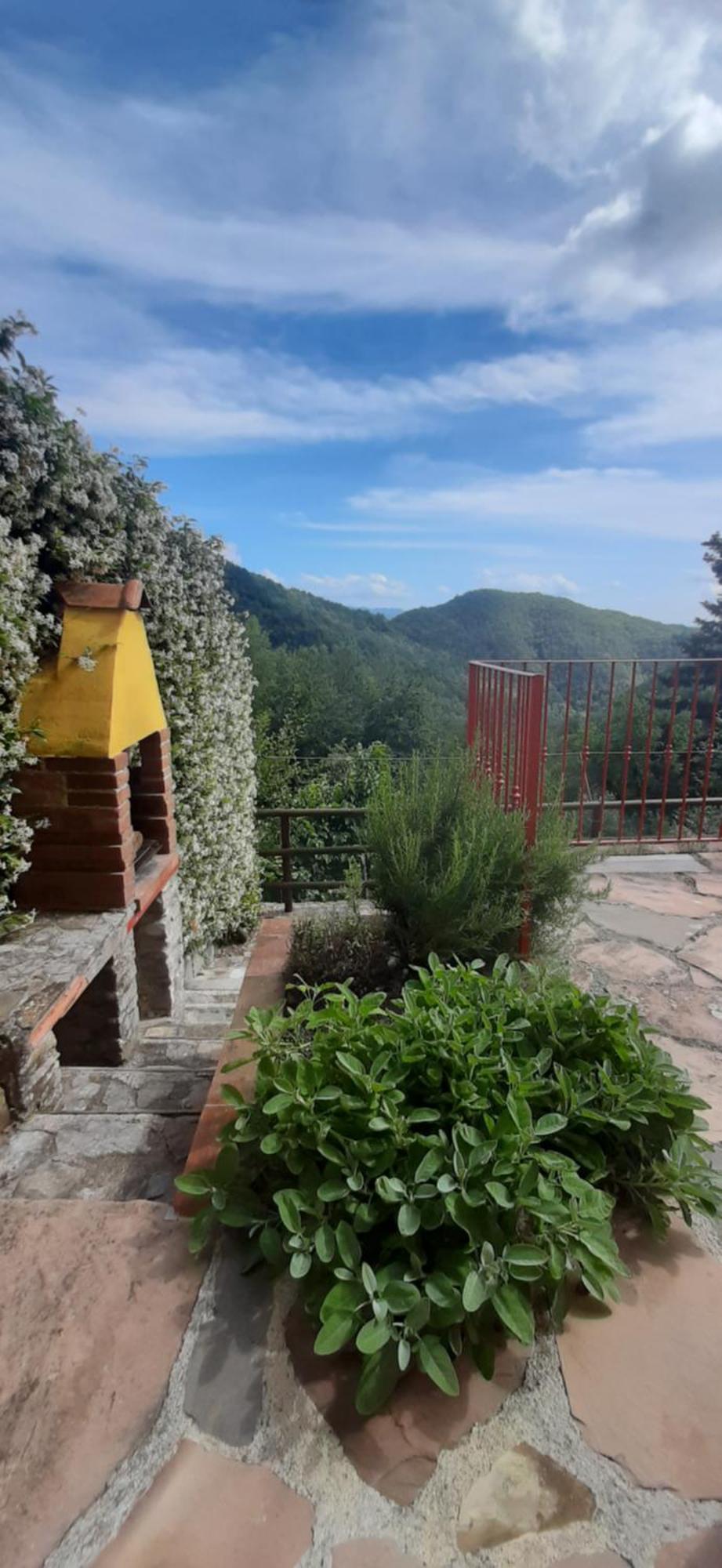 Deliziosa Casetta Sull'Appennino Toscano Montefegatesi Luaran gambar